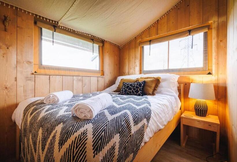 침실 3개 주택, Folly Farm Holiday Park