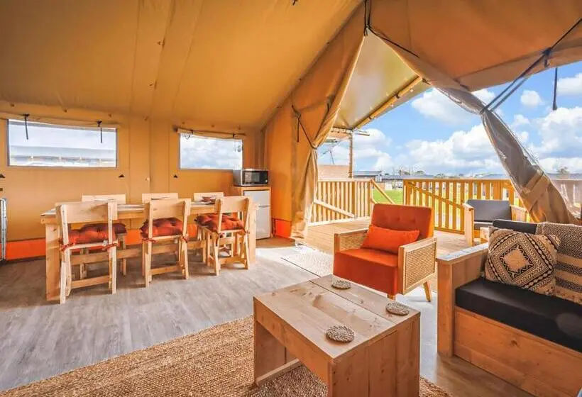 １ベッドルームハウス, Folly Farm Holiday Park