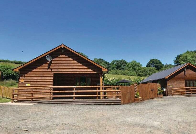 2间卧室的房子, Heartsease Lodges