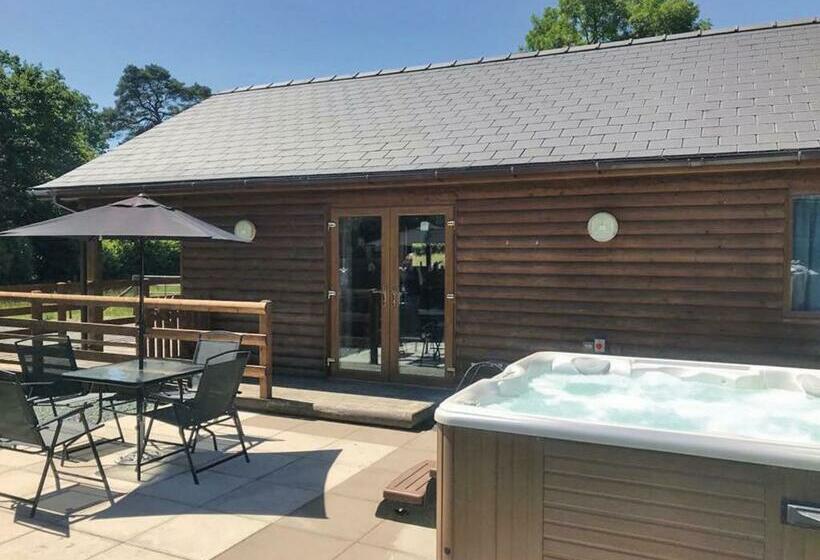 Дом 2 Спальни, Heartsease Lodges