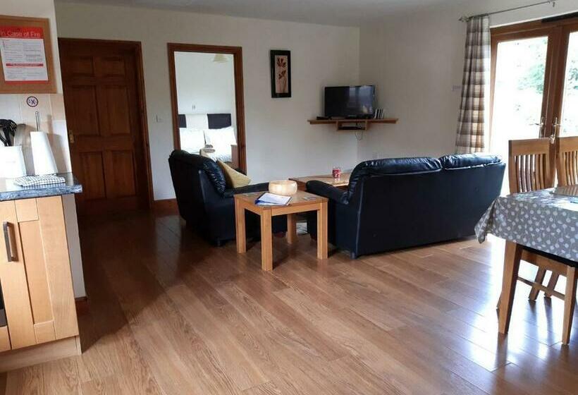 2间卧室的房子, Heartsease Lodges