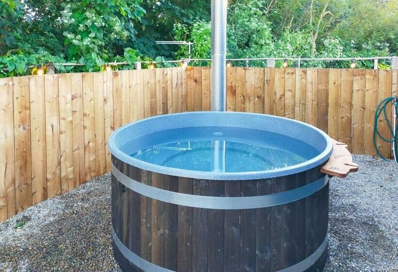 Дом 1 Спальня, Sandy Park