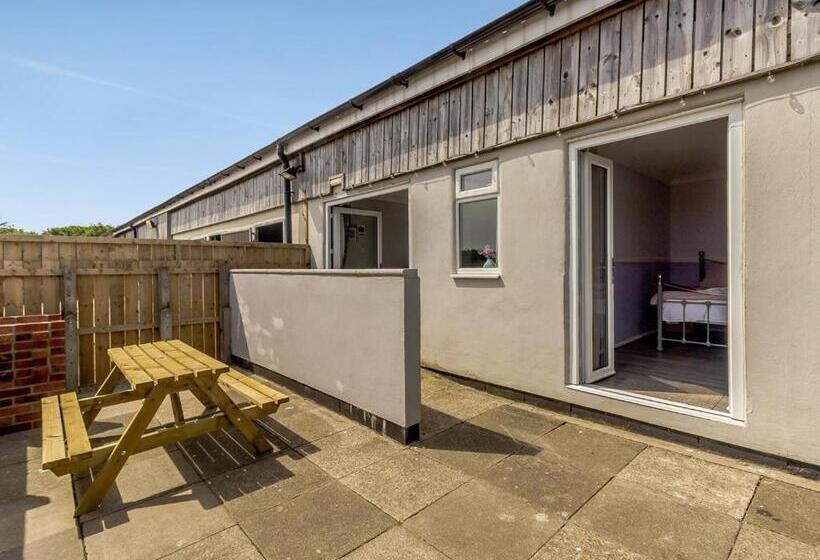 Дом 1 Спальня, Sandy Park