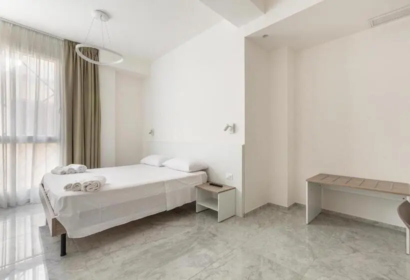 Standard Kolmen Hengen Huone, Krono Relais