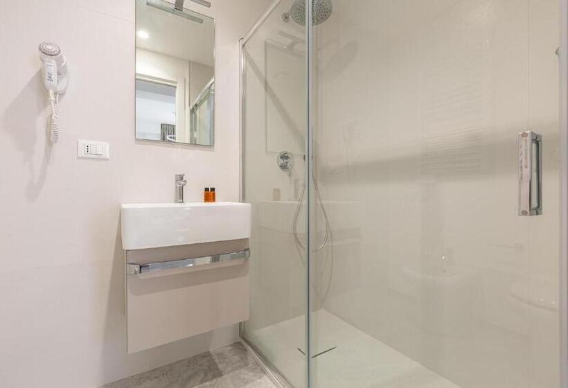 غرفة قياسية ثلاثية, Krono Relais