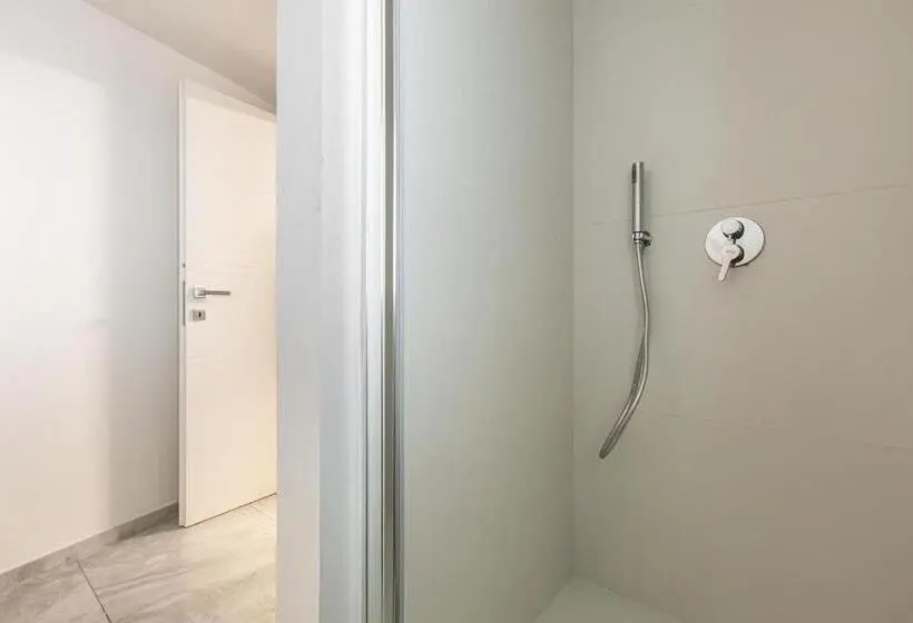 Standard Neljän Hengen Huone, Krono Relais