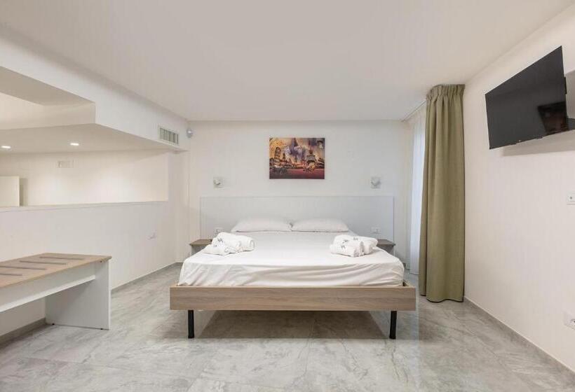 غرفة قياسية رباعية, Krono Relais