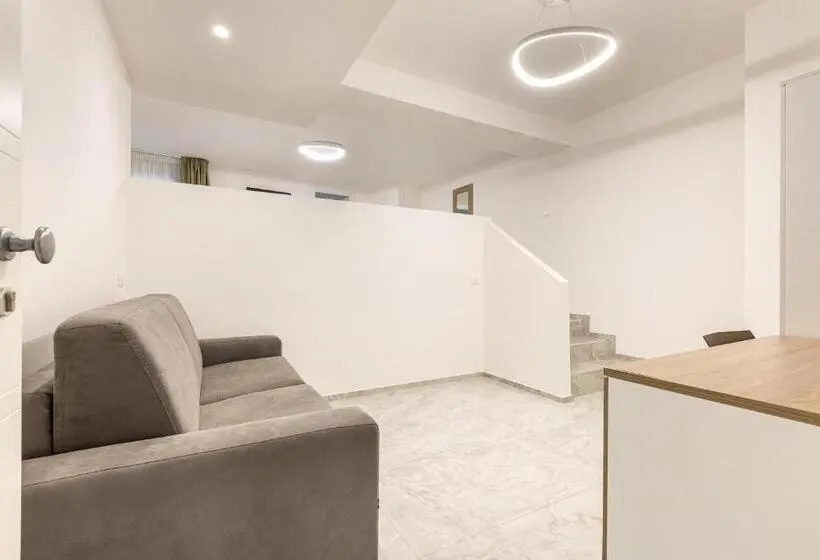 Standard Neljän Hengen Huone, Krono Relais