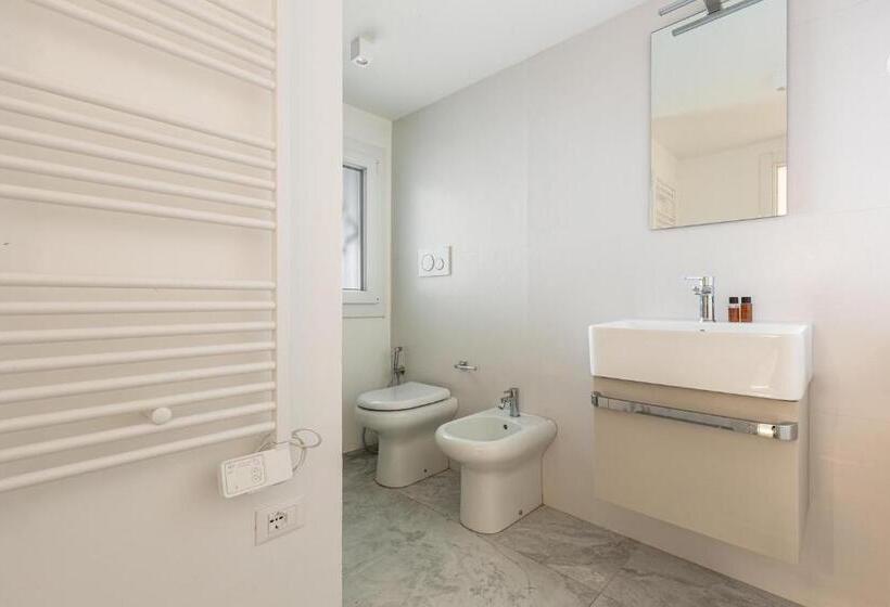 غرفة قياسية رباعية, Krono Relais