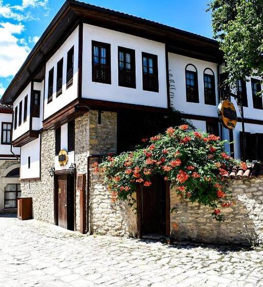 标准间, Yedekcioğlu Konak