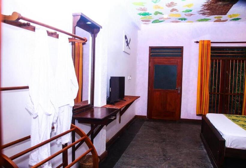 וילה עם חדר שינה אחד ובריכת שחיה, Hela Gedara