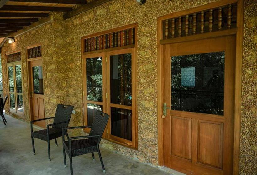 וילה עם חדר שינה אחד ובריכת שחיה, Hela Gedara