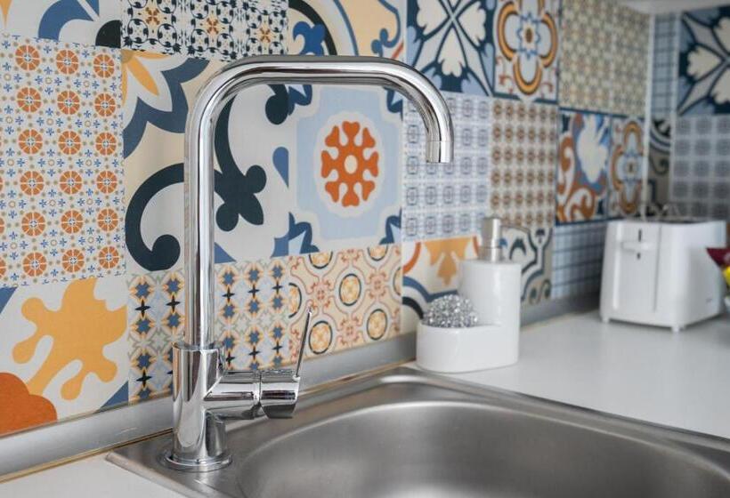 استودیوی استاندارد, Marina Studios