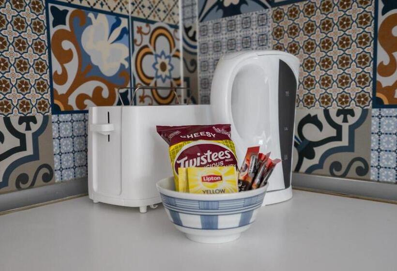 استودیوی استاندارد, Marina Studios