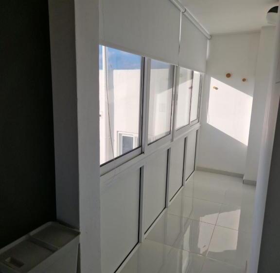 اتاق لوکس چهار تخته, Marina Studios