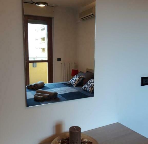 חדר סטנדרט, Bedandbreakfast Eni Torri Lombarde San Donato Bbqueen