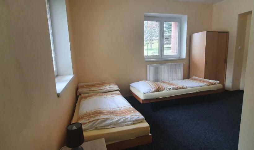 장애인을 위한 스탠다드 룸, Chata Na čiháku