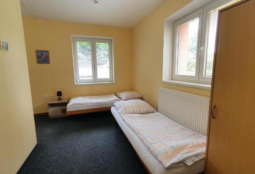 장애인을 위한 스탠다드 룸, Chata Na čiháku