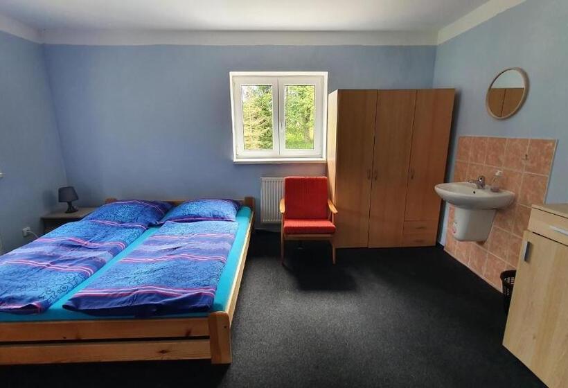 4인용 스탠다드 룸, Chata Na čiháku