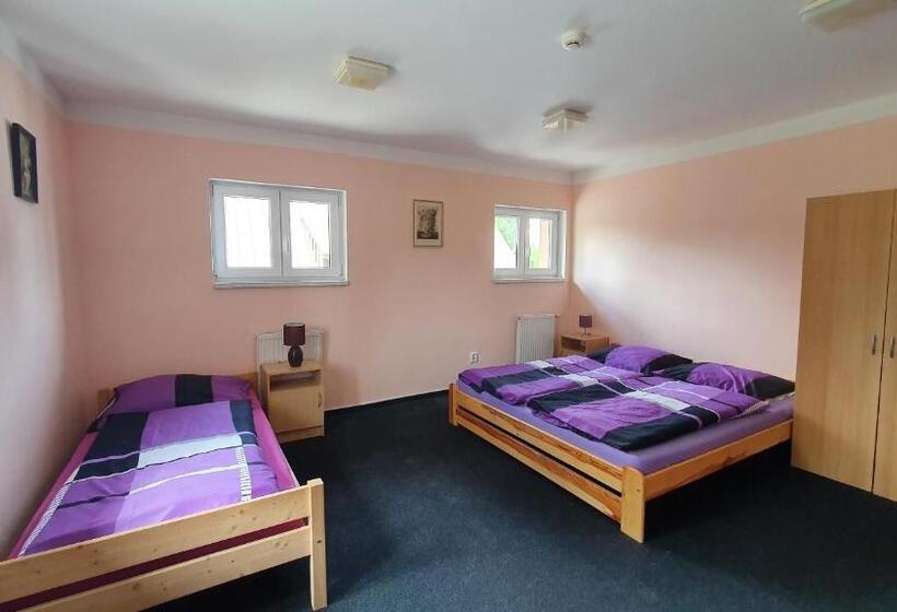 스탠다드 트리플 룸, Chata Na čiháku