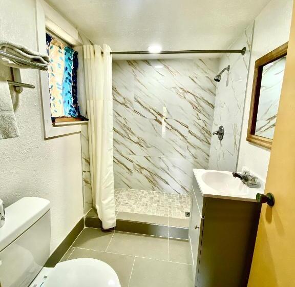 חדר סטנדרט יחיד, Tropic Motel