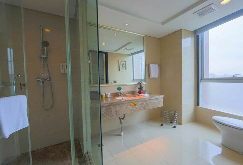 デラックスルーム, Nade