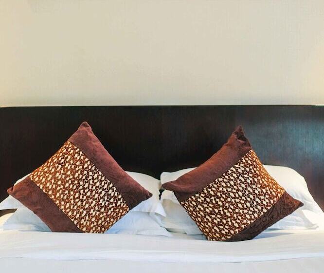 غرفة ديلوكس, Nade