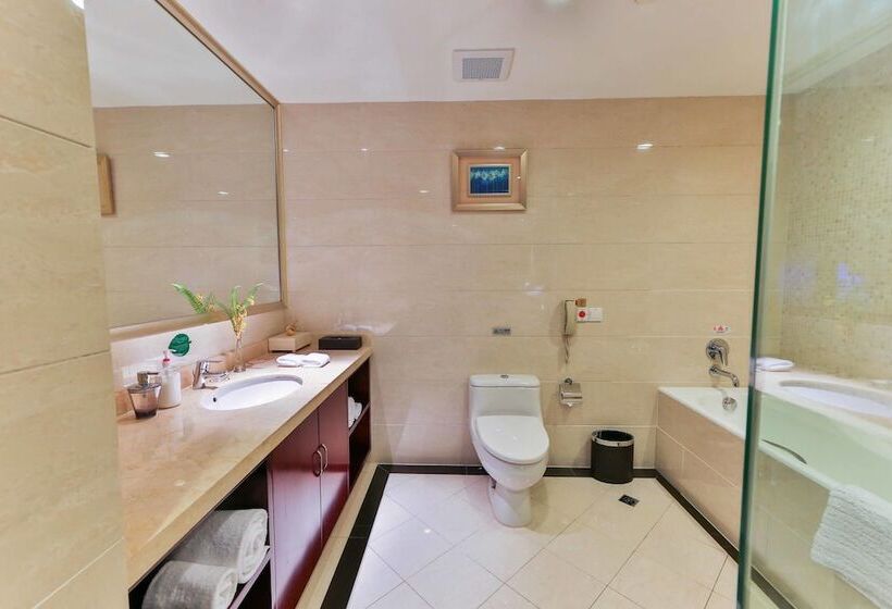 جناح ديلوكس, Nade