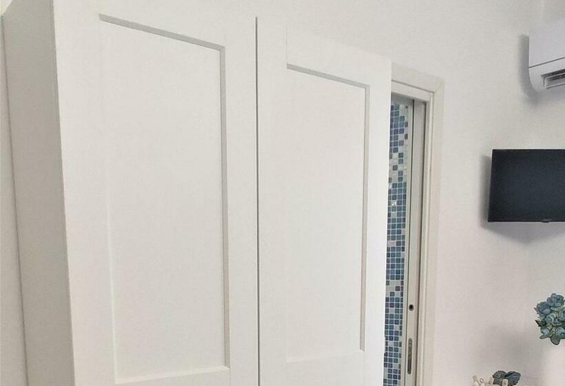 اتاق استاندارد با بالکن, B&b Di Girolamo