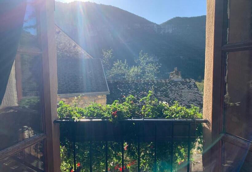 Номер Стандарт с Террасой, Manoir Du Charme Dans Les Gorges Du Tarn Causses Lozere