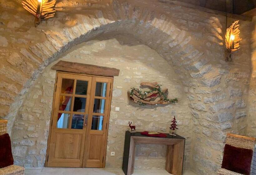 Номер Стандарт с Террасой, Manoir Du Charme Dans Les Gorges Du Tarn Causses Lozere