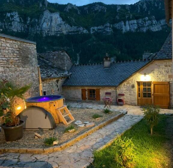 Номер Стандарт с Террасой, Manoir Du Charme Dans Les Gorges Du Tarn Causses Lozere