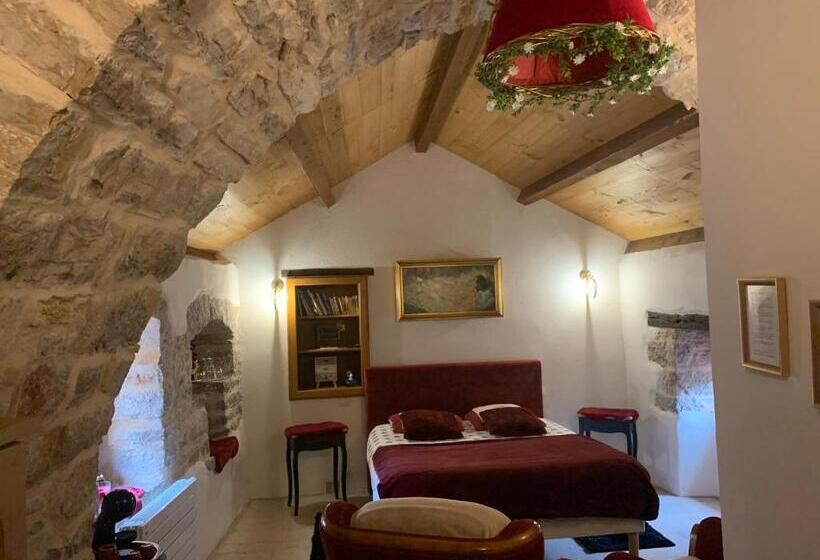 Номер Стандарт с Террасой, Manoir Du Charme Dans Les Gorges Du Tarn Causses Lozere