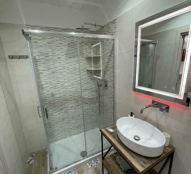 스탠다드 발코니 룸, Red Moon