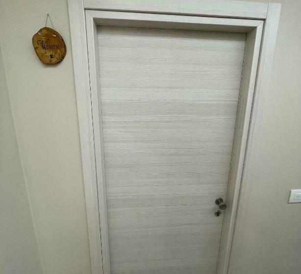 스탠다드 발코니 룸, Red Moon