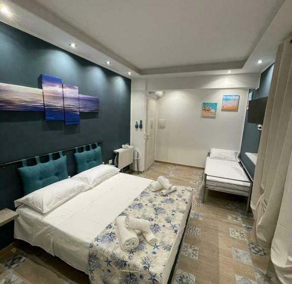 스탠다드 트리플 발코니 룸, Red Moon