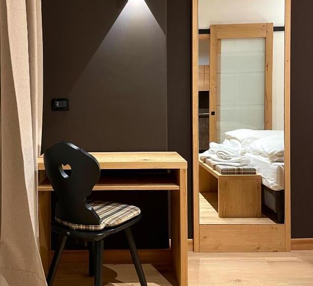 جناح جونيور, Rech Hof Sayonara