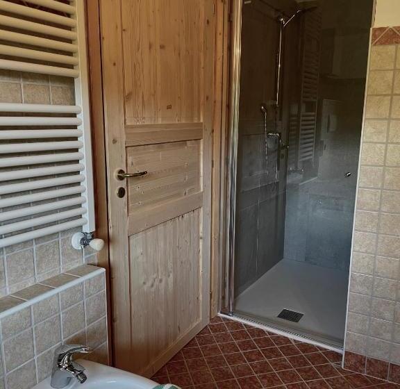 جناح, Rech Hof Sayonara