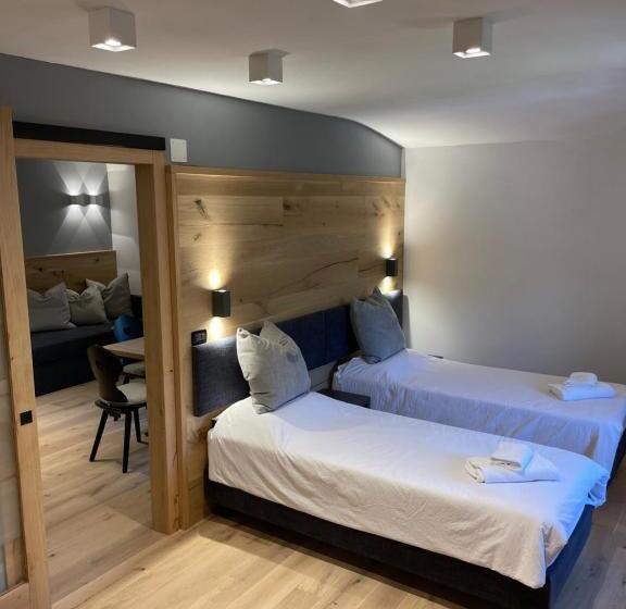 جناح غرفتين نوم, Rech Hof Sayonara