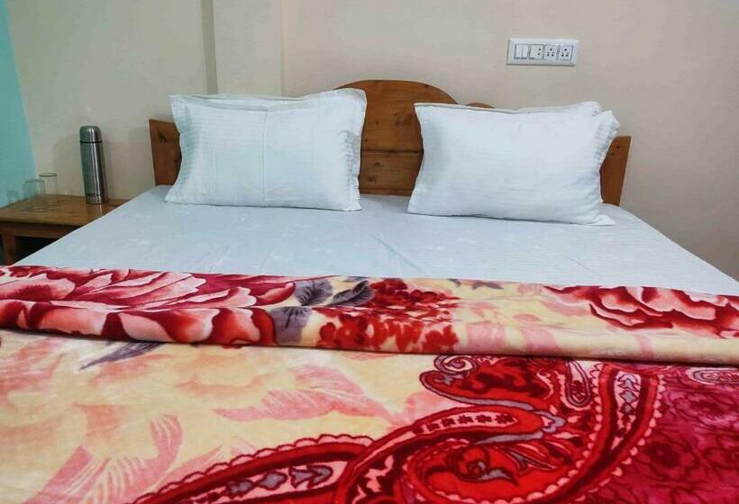 带大床的标准间, Odyssey Stays Binsar