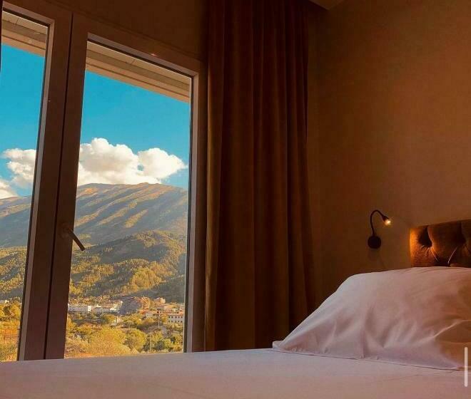 디럭스 패밀리 룸, Merly