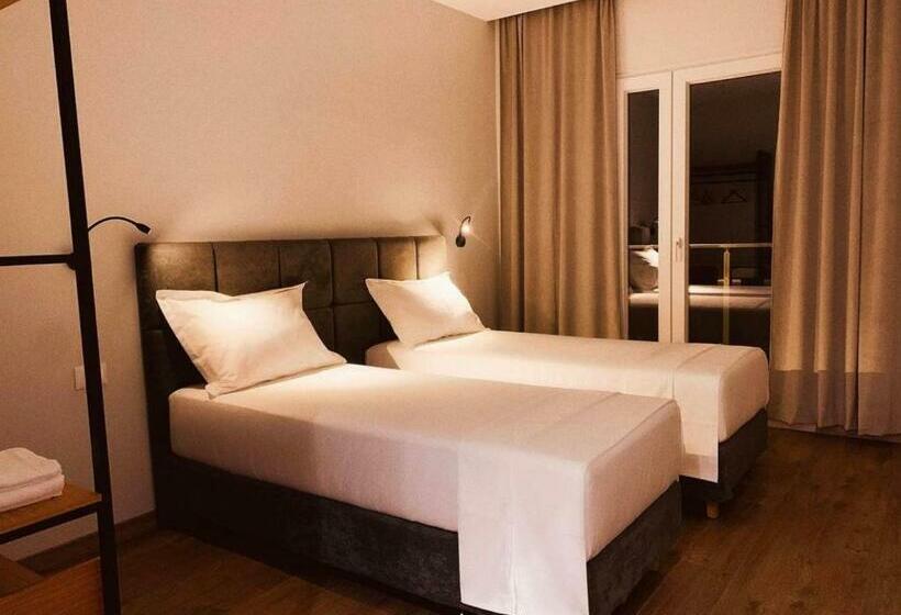 싱글 디럭스 룸, Merly