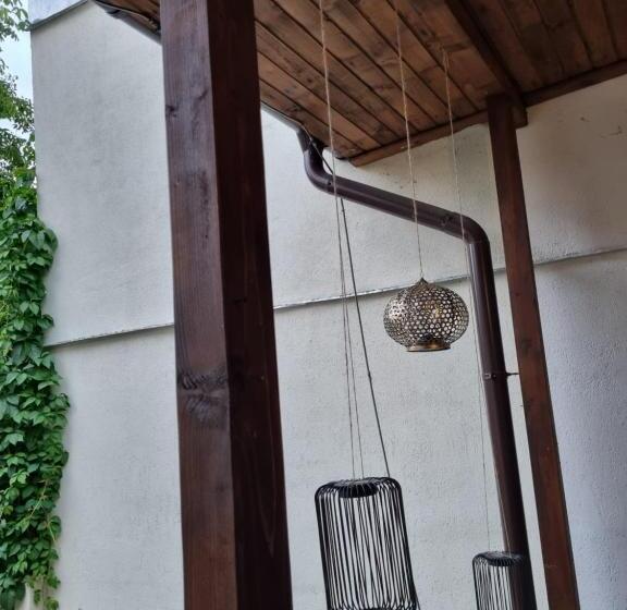 اتاق اکونومی, El Sol