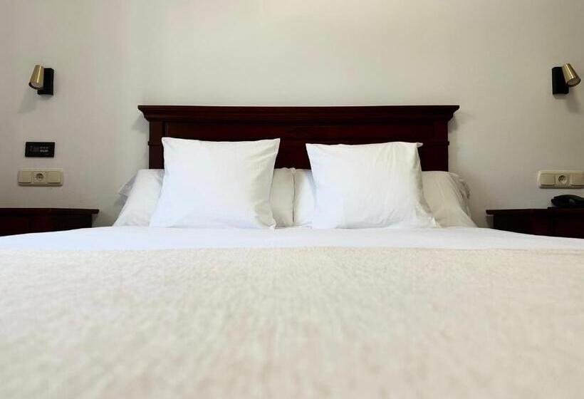 Номер Стандарт Трехместный, Hostal La Muralla