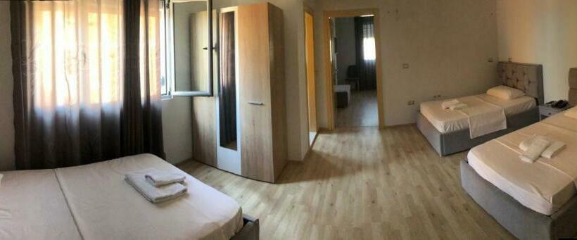 패밀리 룸, Aulona