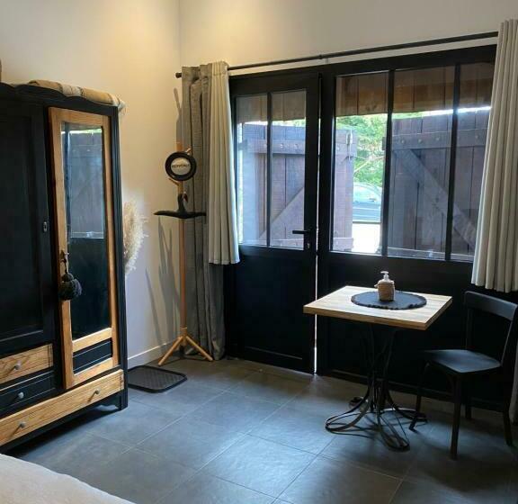 Номер Стандарт Вид на Сад, Ostal 158