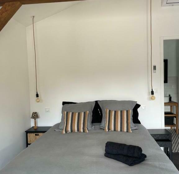 Номер Стандарт Вид на Сад, Ostal 158