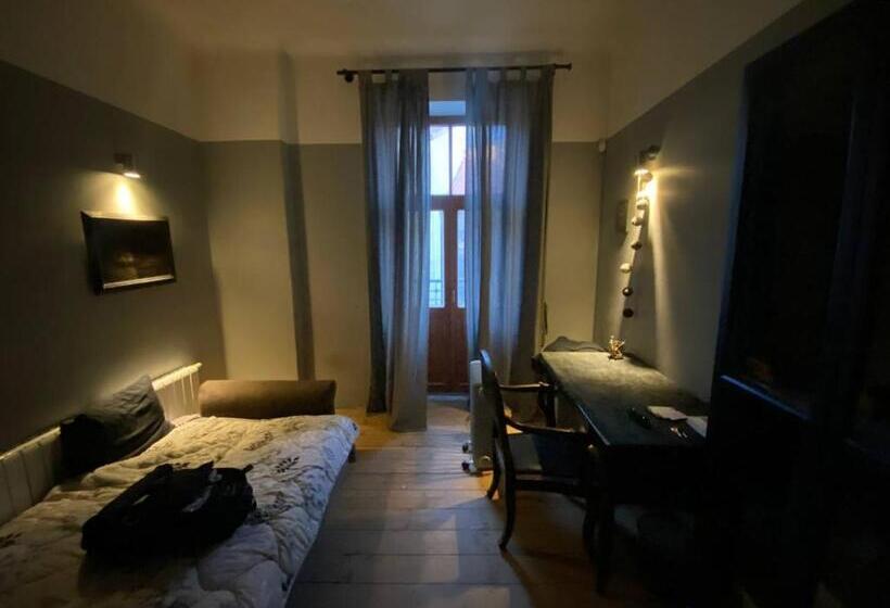 اتاق استاندارد با بالکن, Boutique Hostel Cesis X