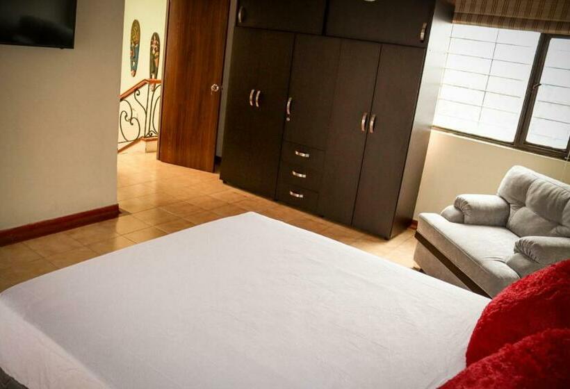 バルコニー付きスタンダードルーム, The Canarys Hostal