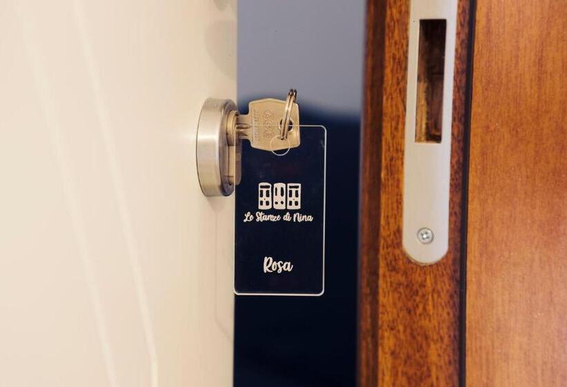 חדר קומפורט לשלושה, Le Stanze Di Nina